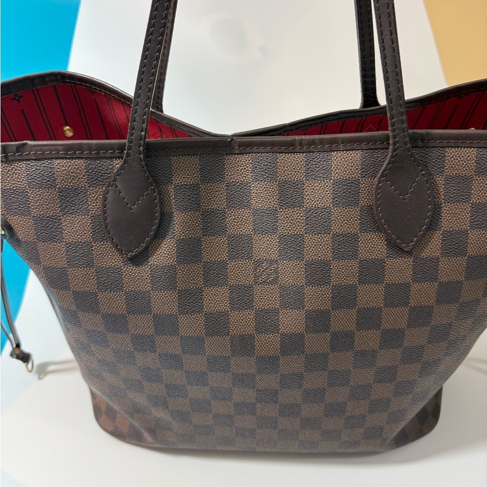 Louis Vuitton Neverfull MM Tote